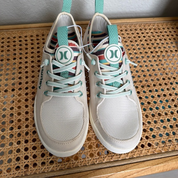 Hurley “Castaic” Women’s Colorful & Functional Casual Fashion Sneaker Beige 6.5 - Picture 2 of 8